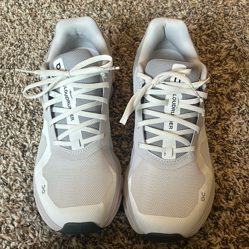 On Cloudrunner Women’s Sneaker (Size 10W)